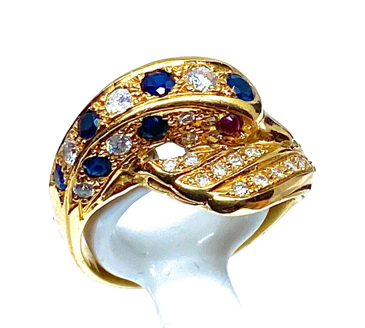 Bague dauphin en or jaune 18 carats ,saphirs ,diamants et rubis - Image 8