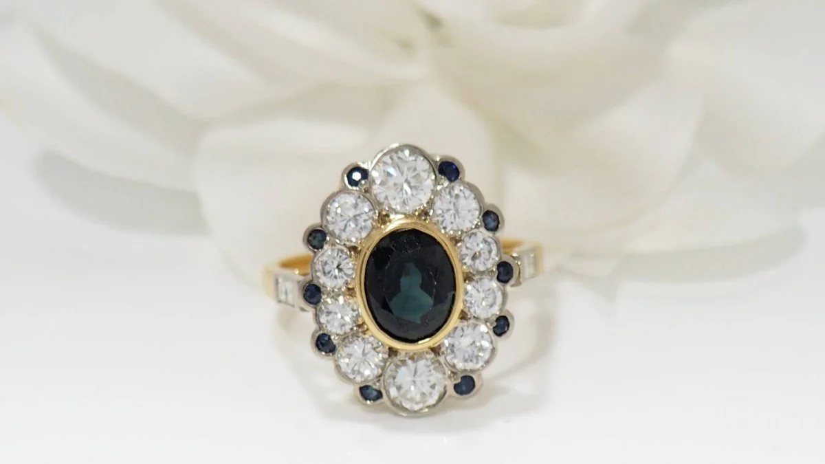 Bague pompadour en or bicolore, saphir et diamants - Image 4