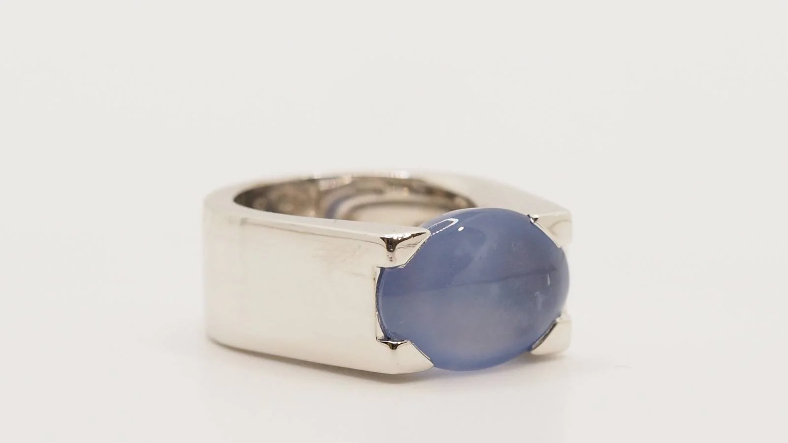 Bague cartier en or blanc et Calcédoine - Image 3