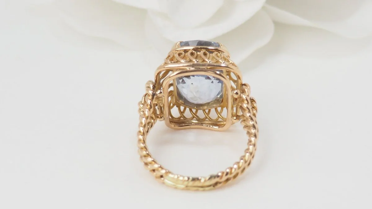 Bague en or jaune et Topaze bleue - Image 7