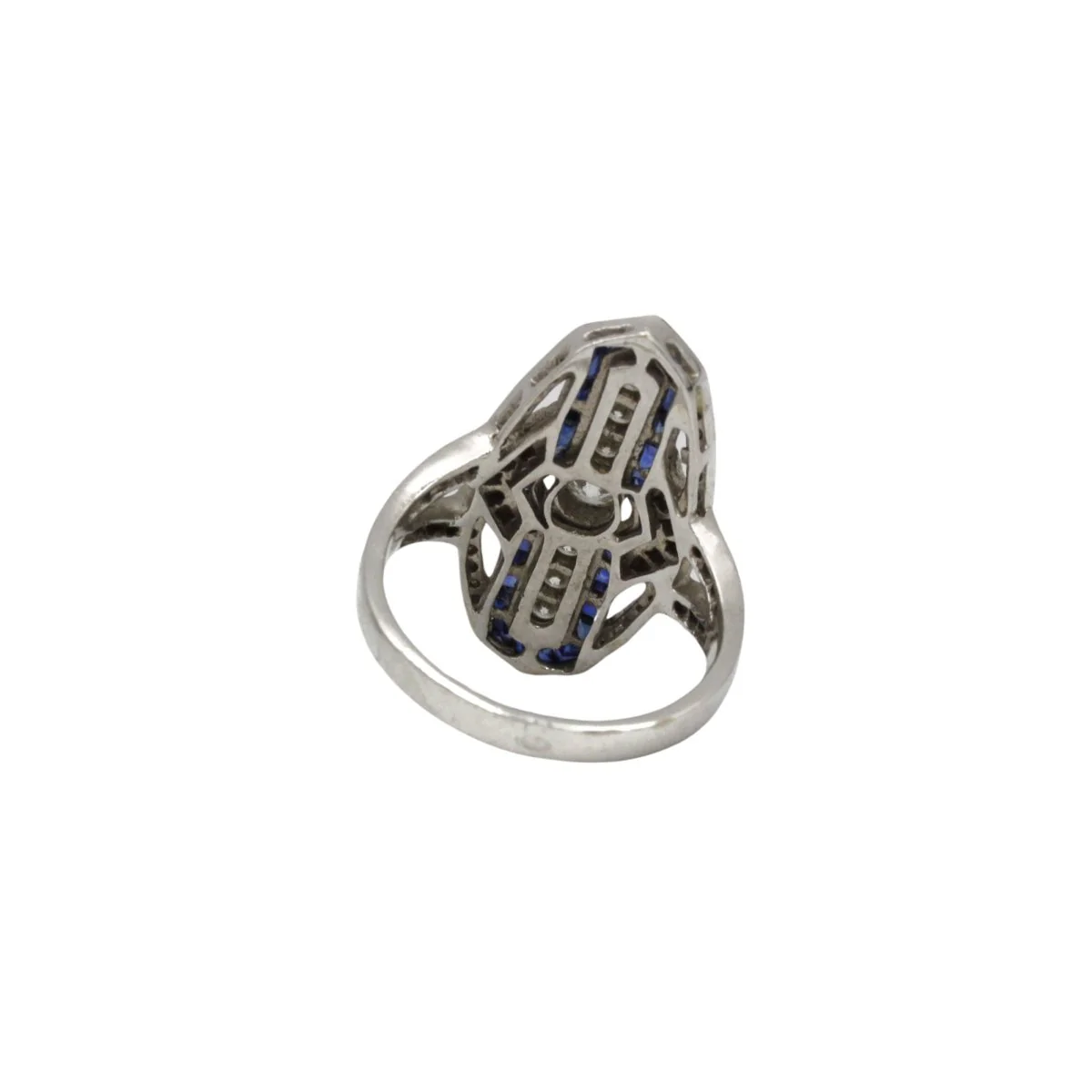 Bague Entourage en or blanc, diamants, et saphirs - Image 3