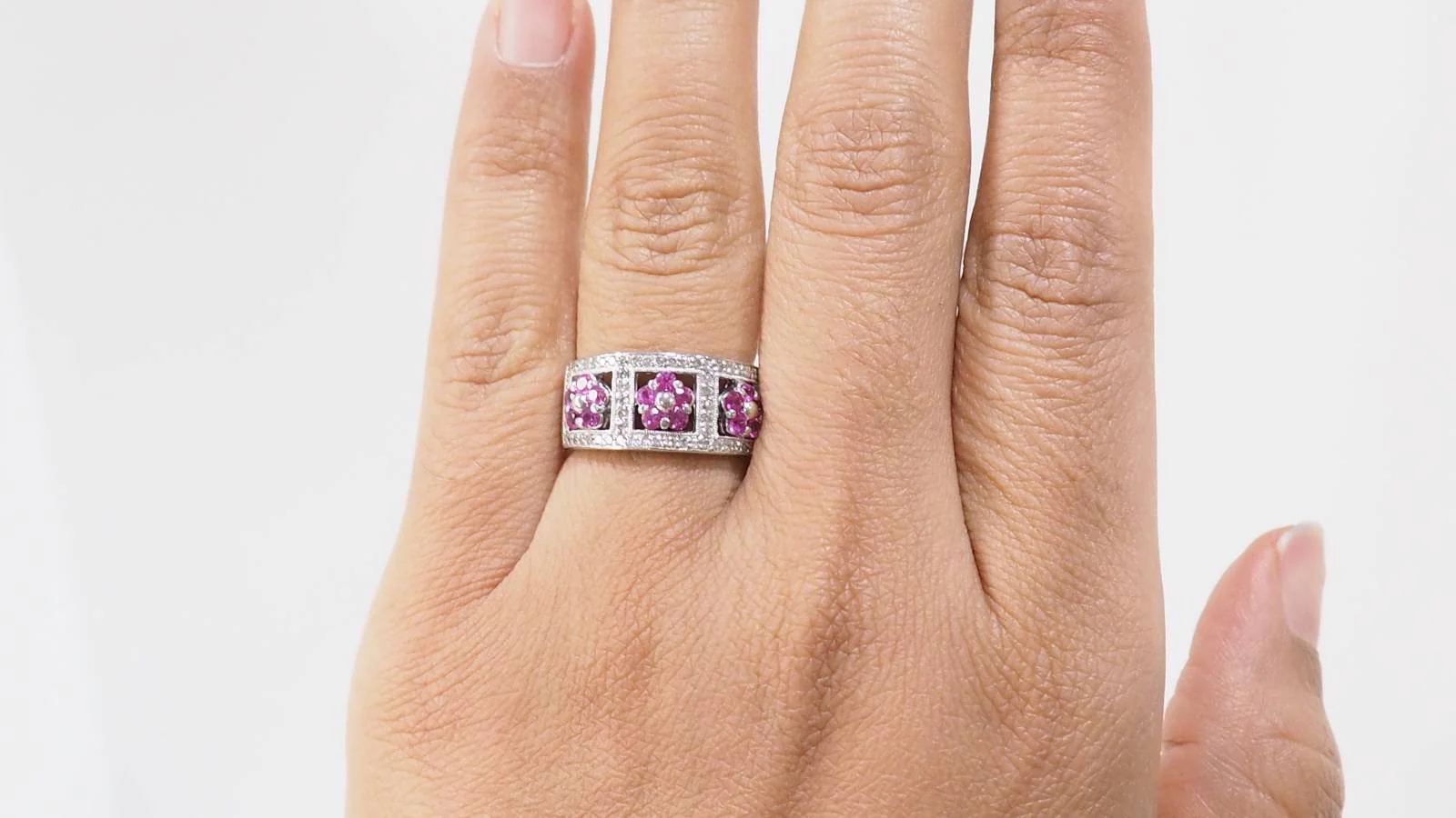 Bague bandeau en or blanc, topazes roses et diamants - Image 2