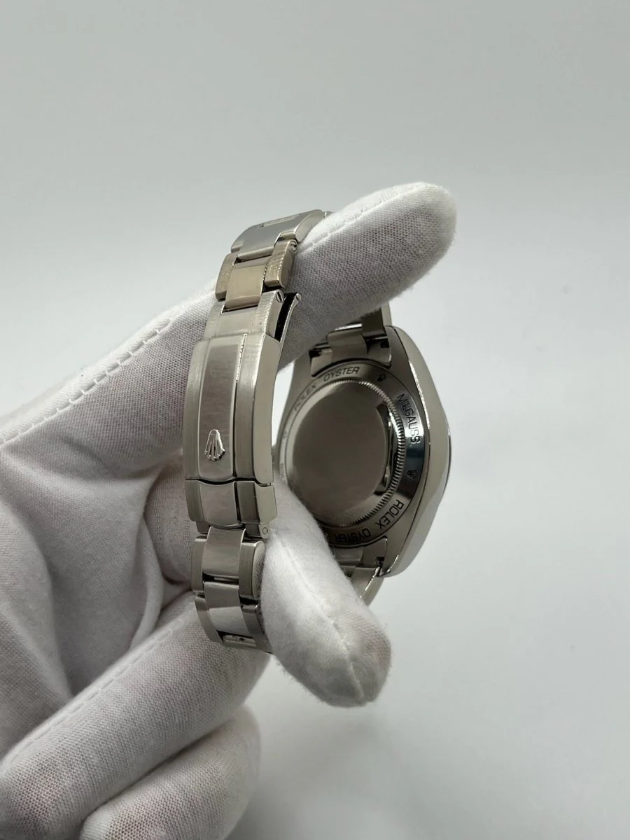 Rolex Milgauss 116400GV - Image 12