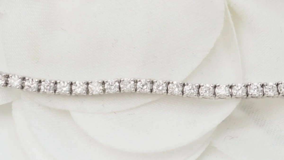 Bracelet rivière en or gris et diamants 2,04cts - Image 8