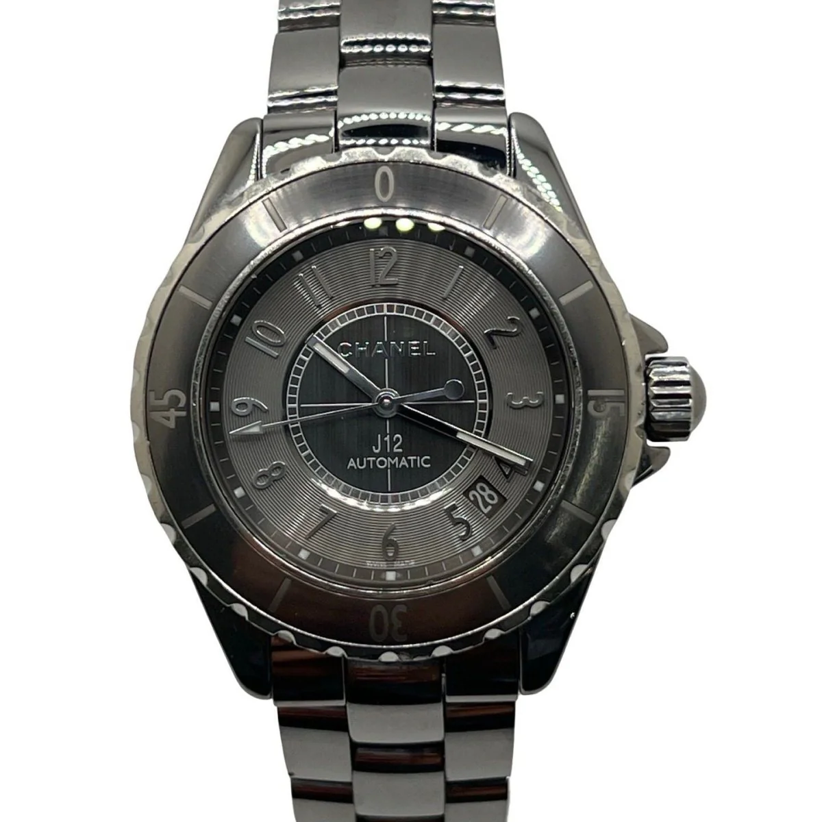 Montre CHANEL "J12" en céramique et acier