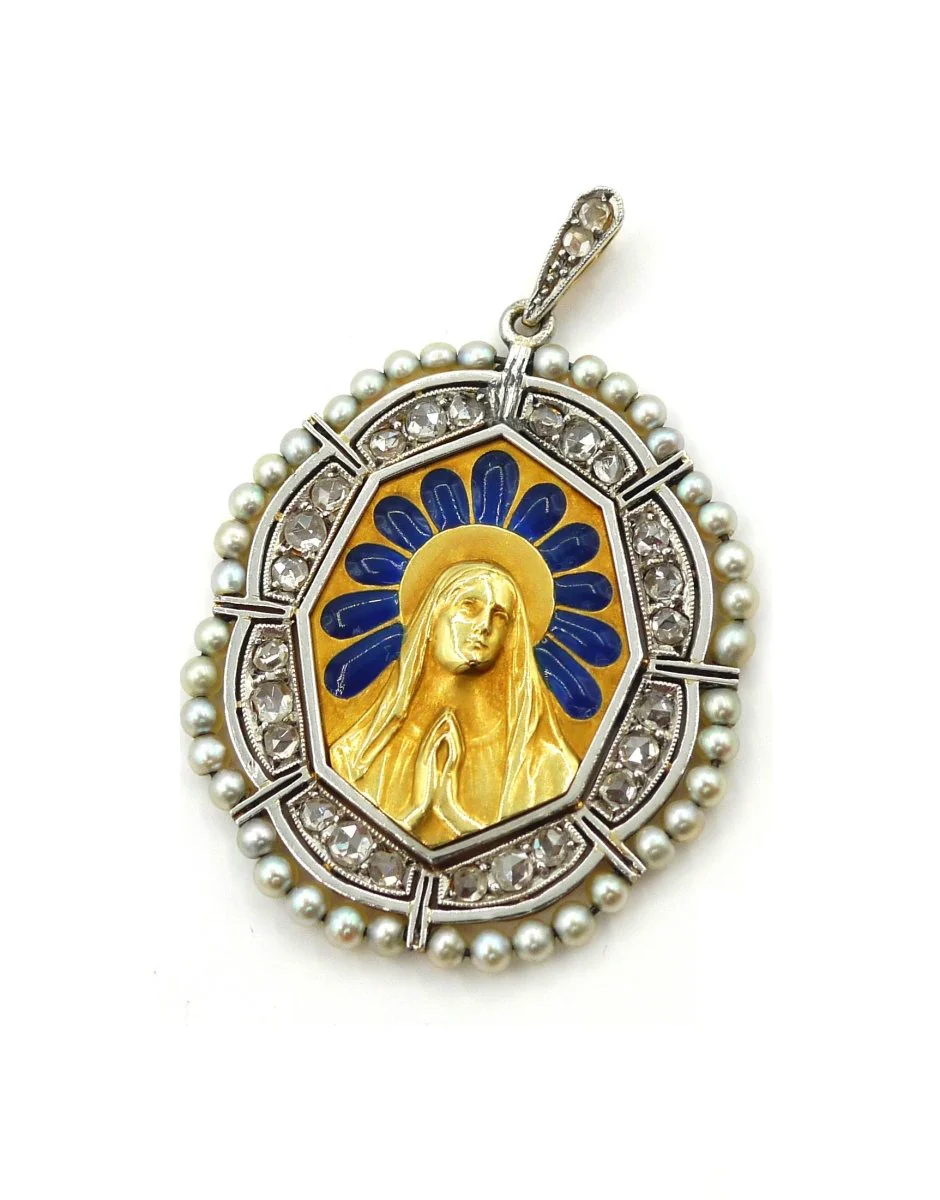 Pendentif MEDAL en or, platine, diamants, émeraudes et perles - Image 3