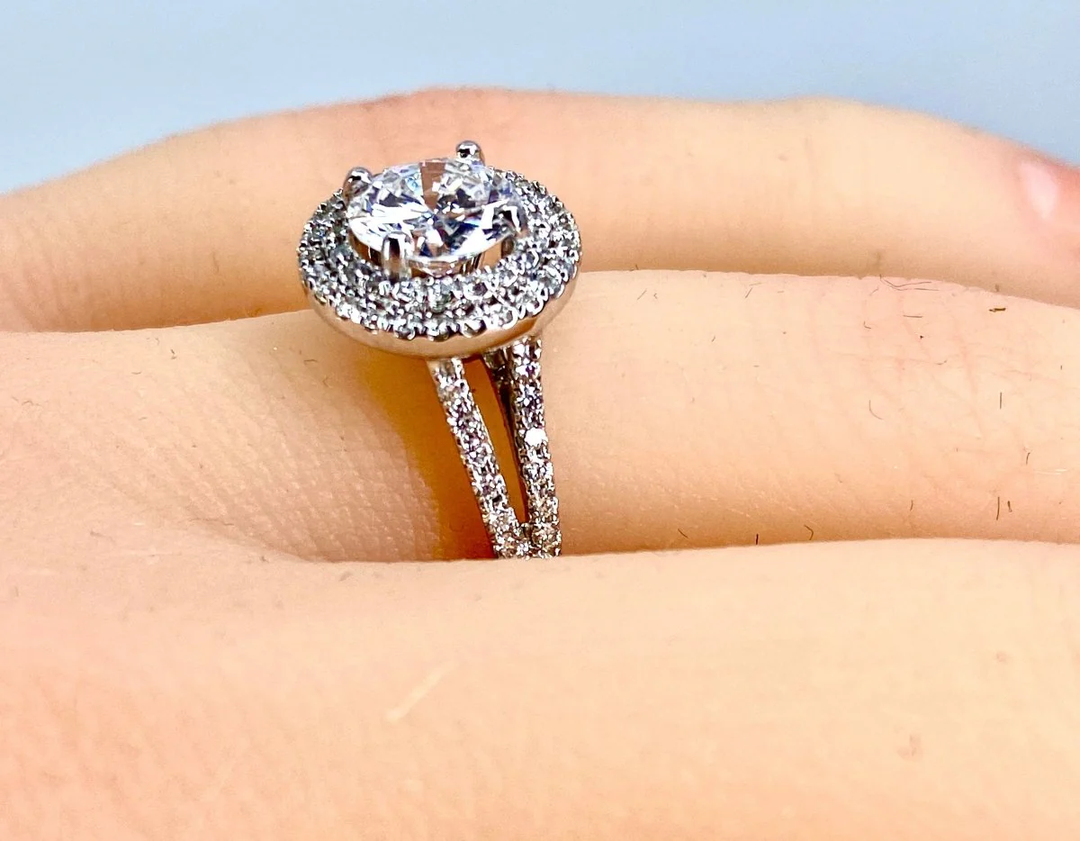 Bague en or blanc 18 carats, diamant 0,97 carat couleur E - Image 10