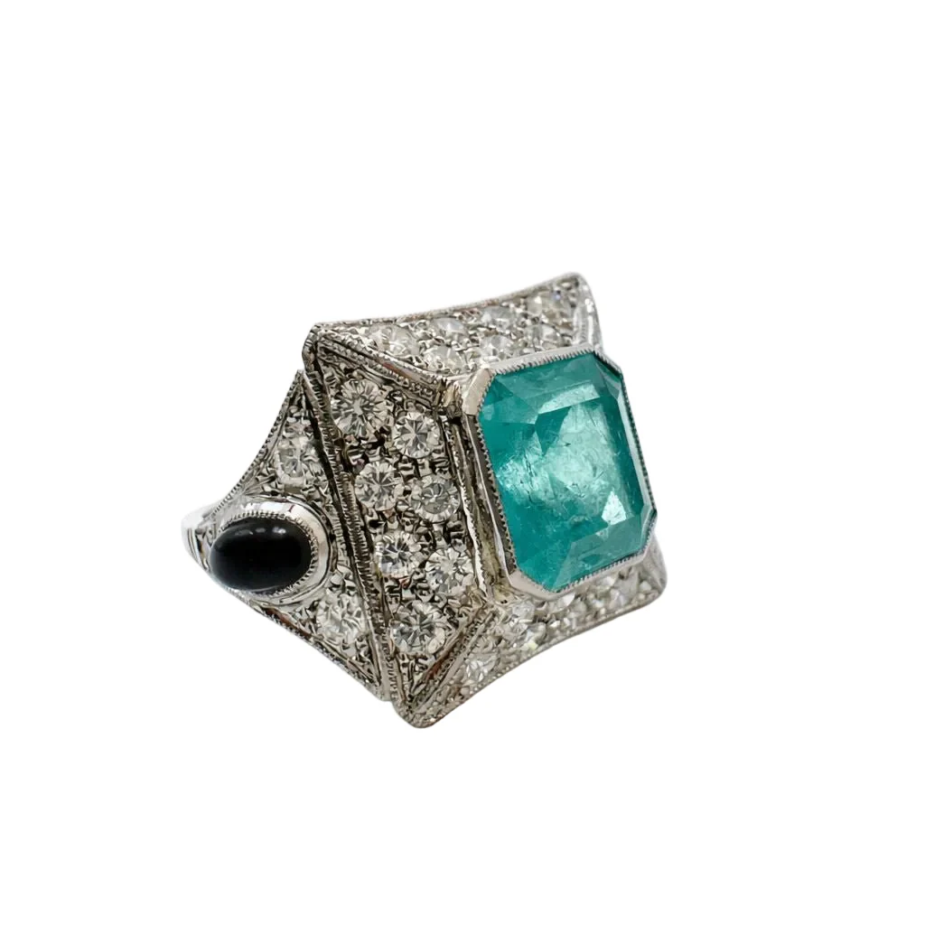 Bague Entourage en or blanc, émeraude et diamants - Image 5
