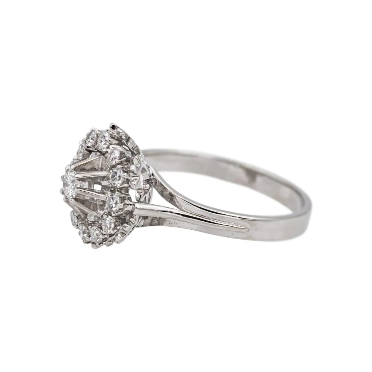 Bague Marguerite en or blanc, platine et diamants - Image 4