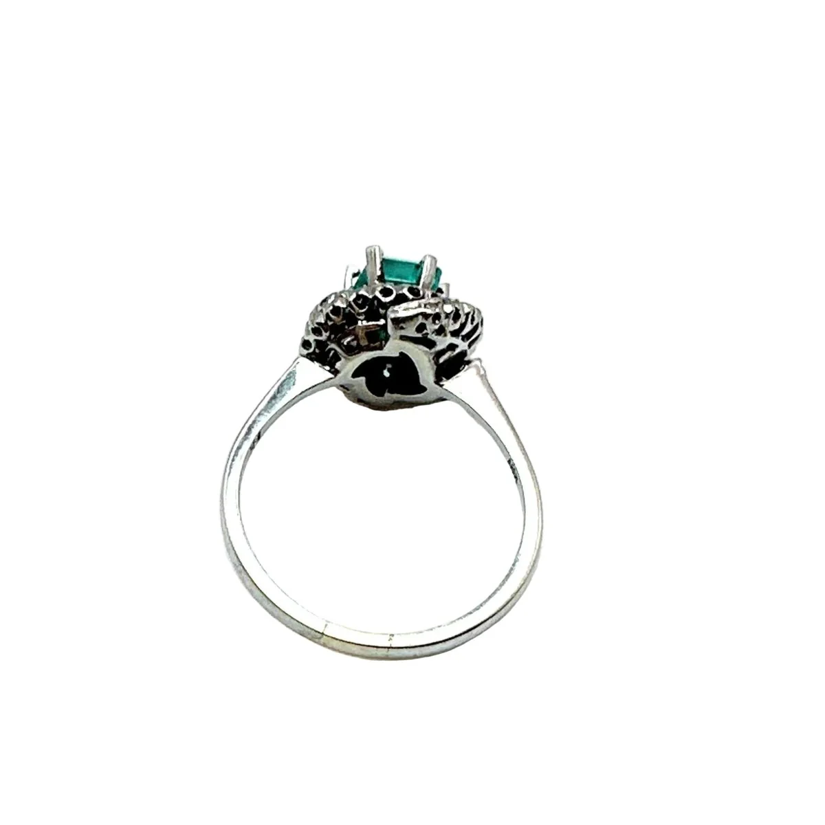 ANILLO DE ESMERALDA CON ORLA DE DIAMANTES ESTILO CLÁSICO VINTAGE - Image 5