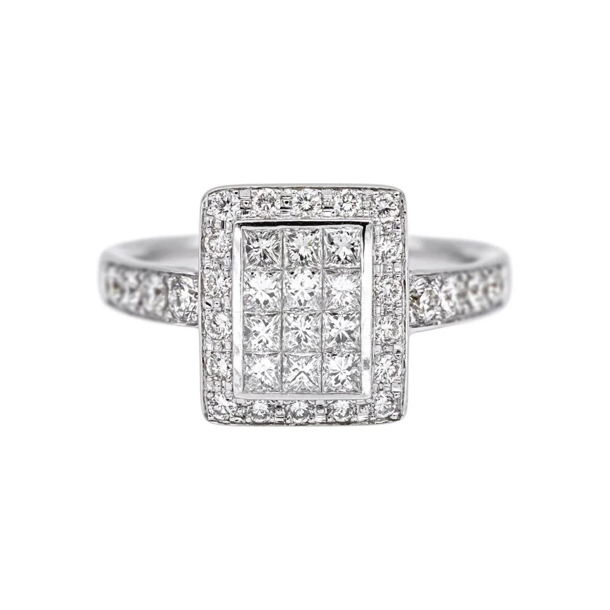 Bague Pavée en or blanc et diamants