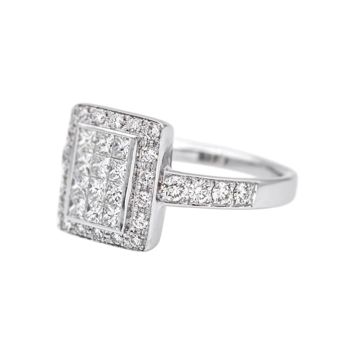 Bague Pavée en or blanc et diamants - Image 3