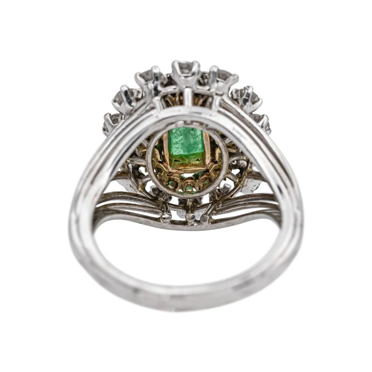 Bague Pompadour en or blanc, platine, émeraude et diamants - Image 5
