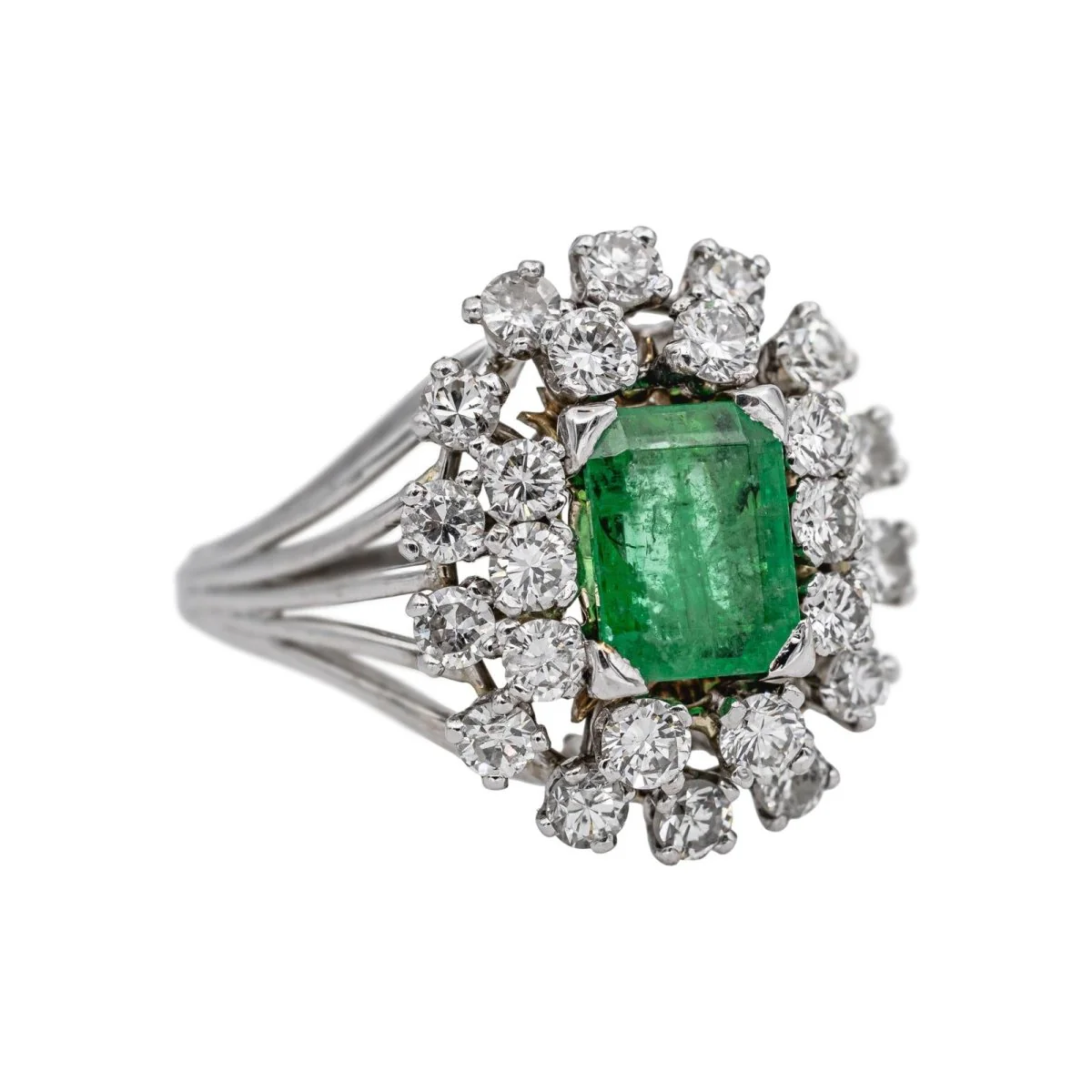 Bague Pompadour en or blanc, platine, émeraude et diamants - Image 6
