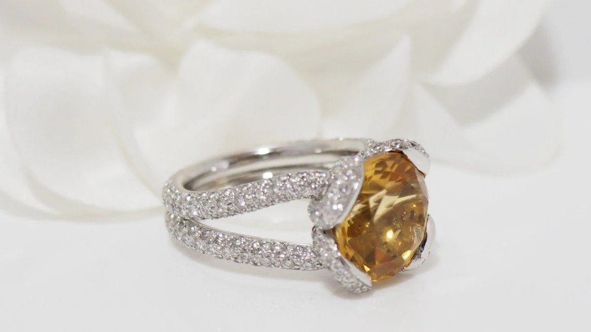 Bague pavage en or blanc et citrine - Image 4