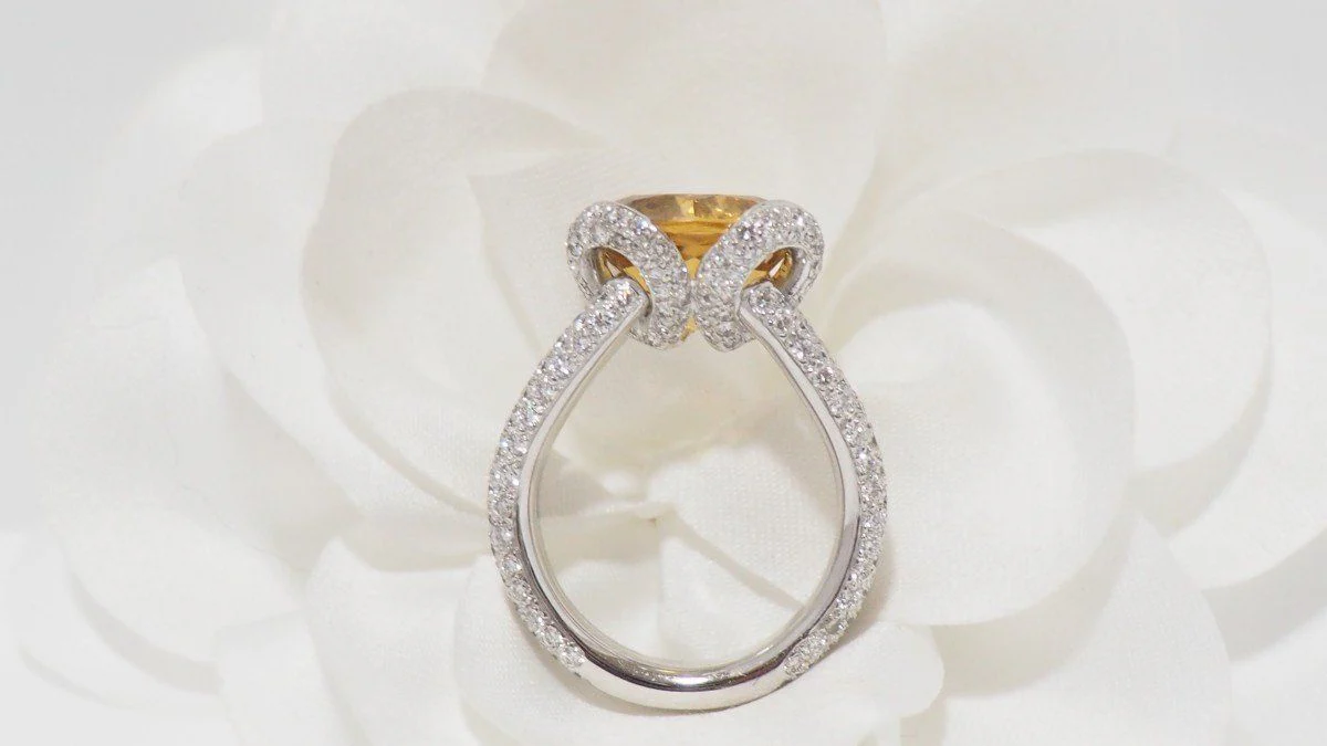 Bague pavage en or blanc et citrine - Image 8