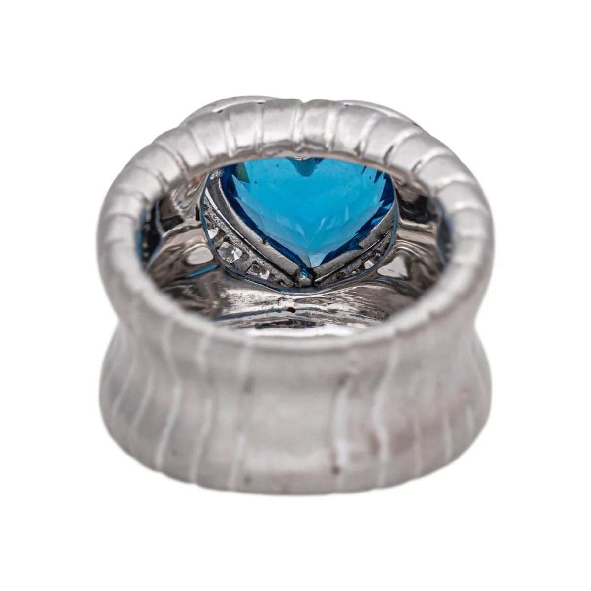 Bague Dôme en or blanc, topaze et diamants - Image 5