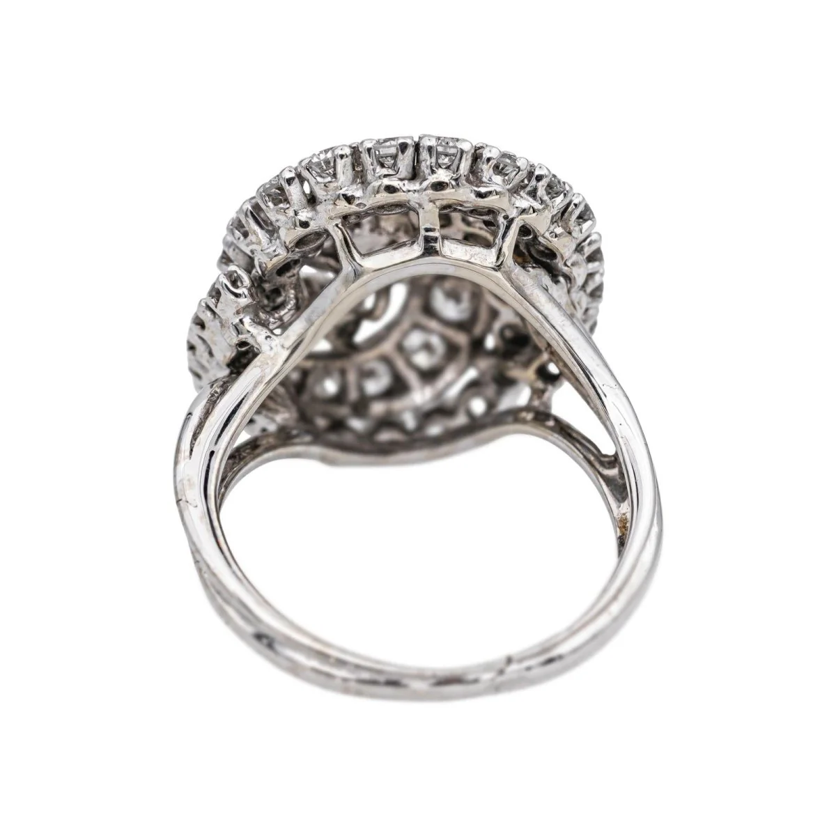Bague Cocktail en or blanc et diamants - Image 5
