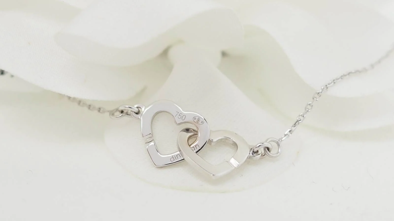 Collier double coeurs Dinh Van en or blanc - Image 5
