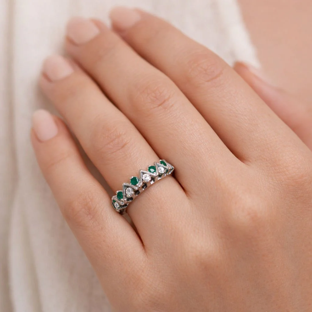 ANILLO EN ORO BLANCO CON ESMERALDAS Y DIAMANTES - Image 5