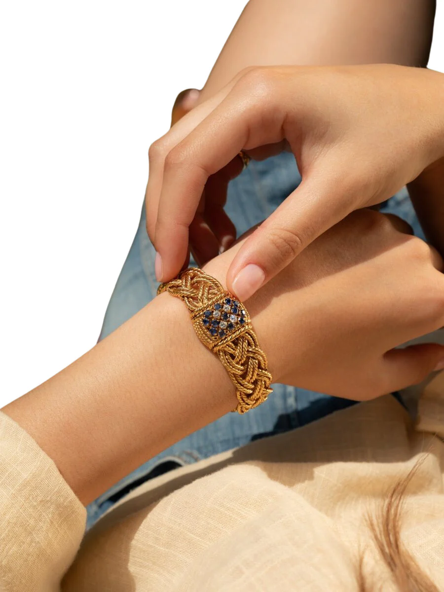 Bracelet Montre BOUCHERON "Vannerie" en or jaune, diamants et saphirs - Image 5