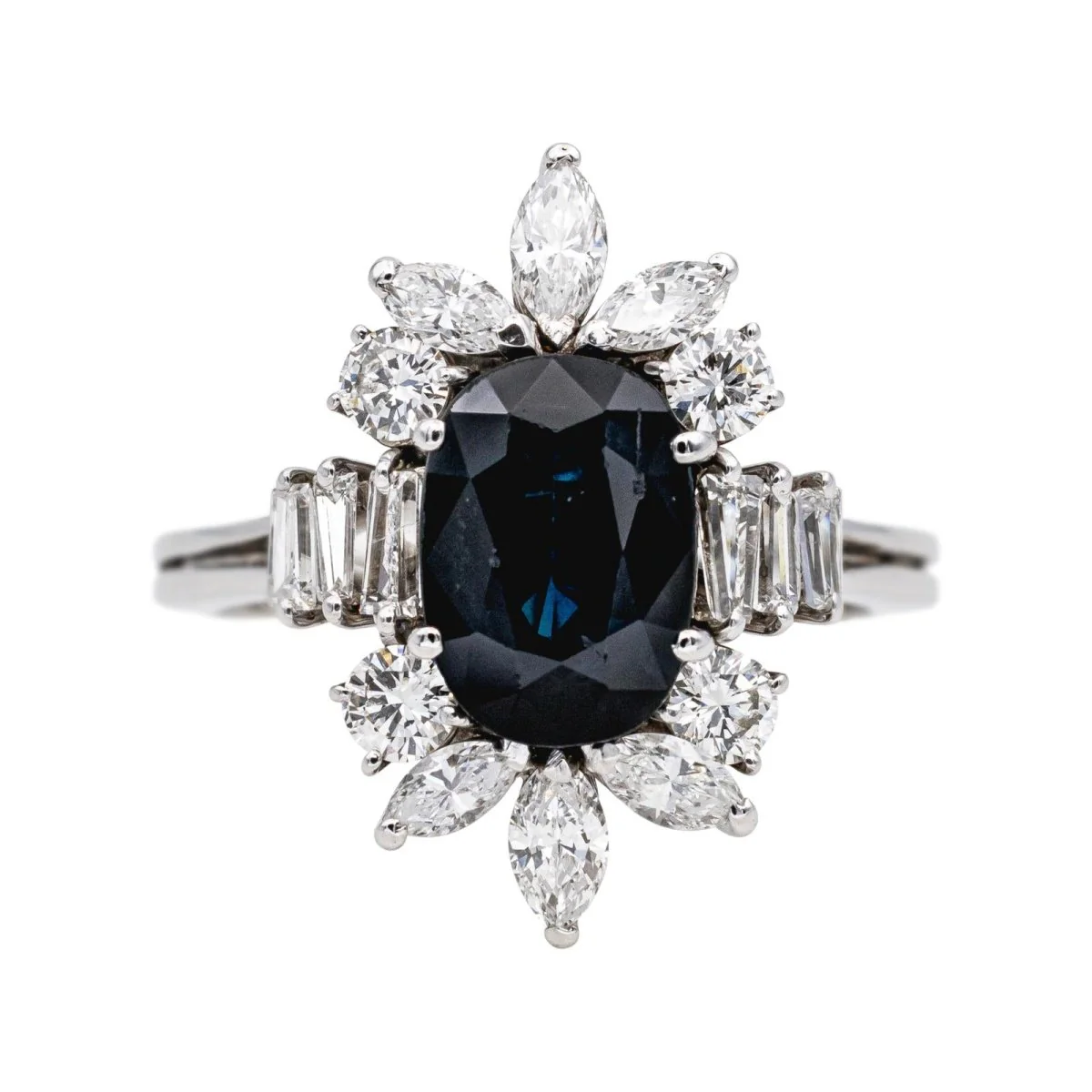 Bague Entourage en or blanc, saphir et diamants