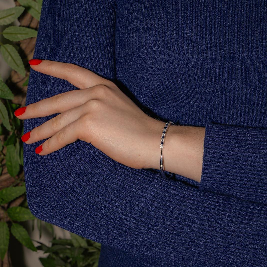Bracelet Jonc en or blanc, saphirs et diamants - Image 2