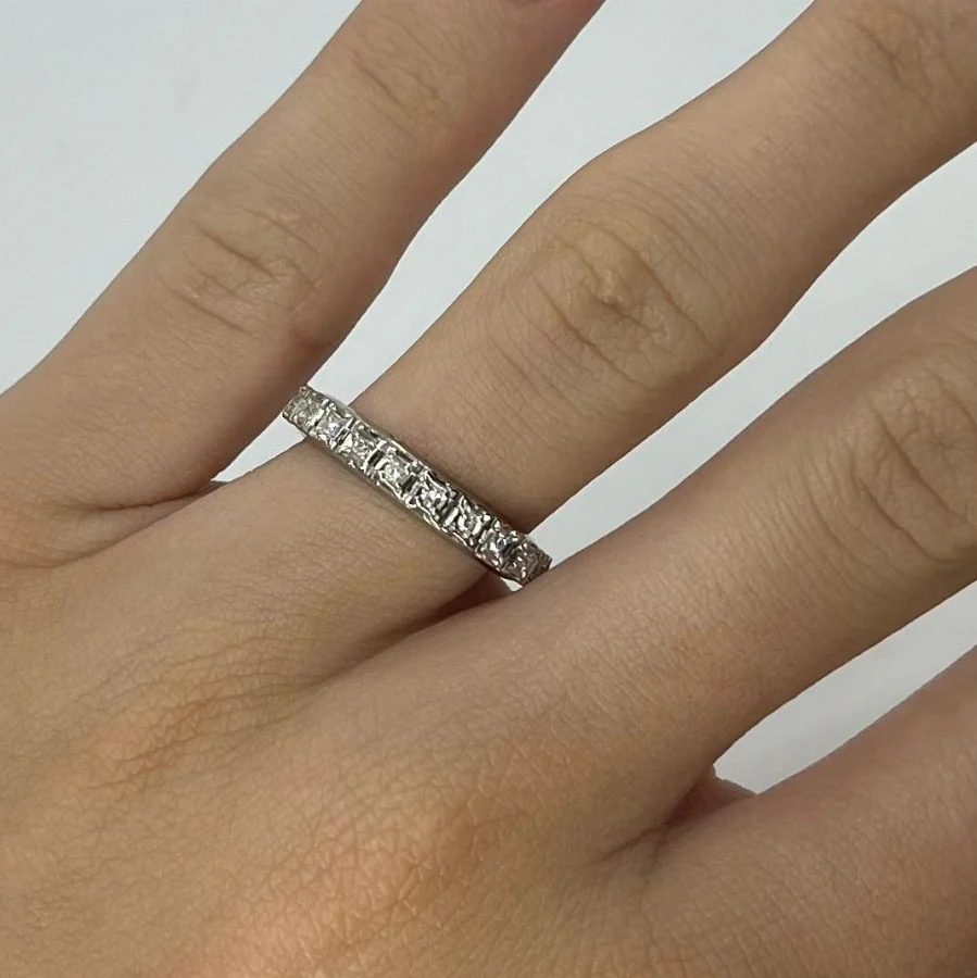 Bague Alliance en or blanc et diamants - Image 2
