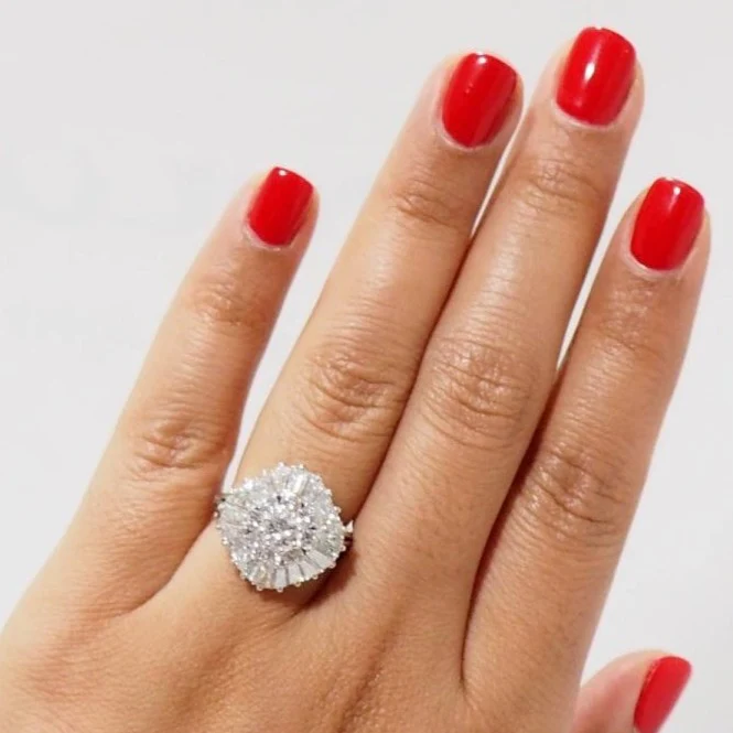 Bague double entourage en or blanc et diamants - Image 2