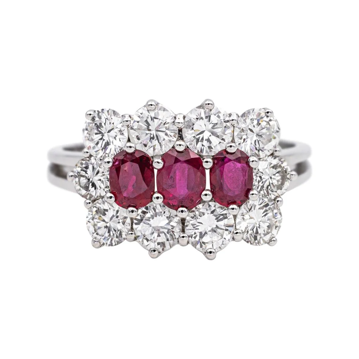 Bague Trilogie en or blanc, rubis et diamants