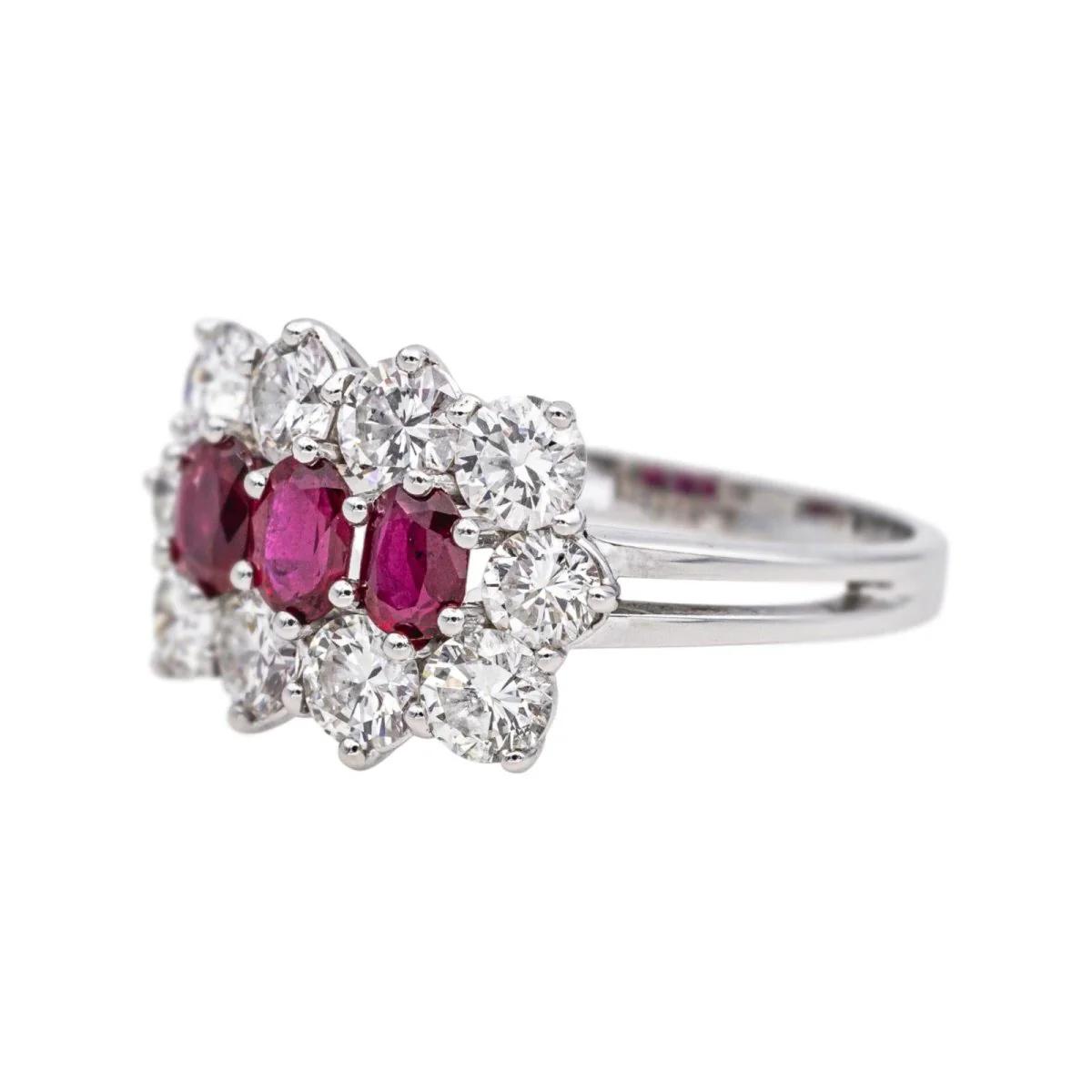 Bague Trilogie en or blanc, rubis et diamants - Image 4