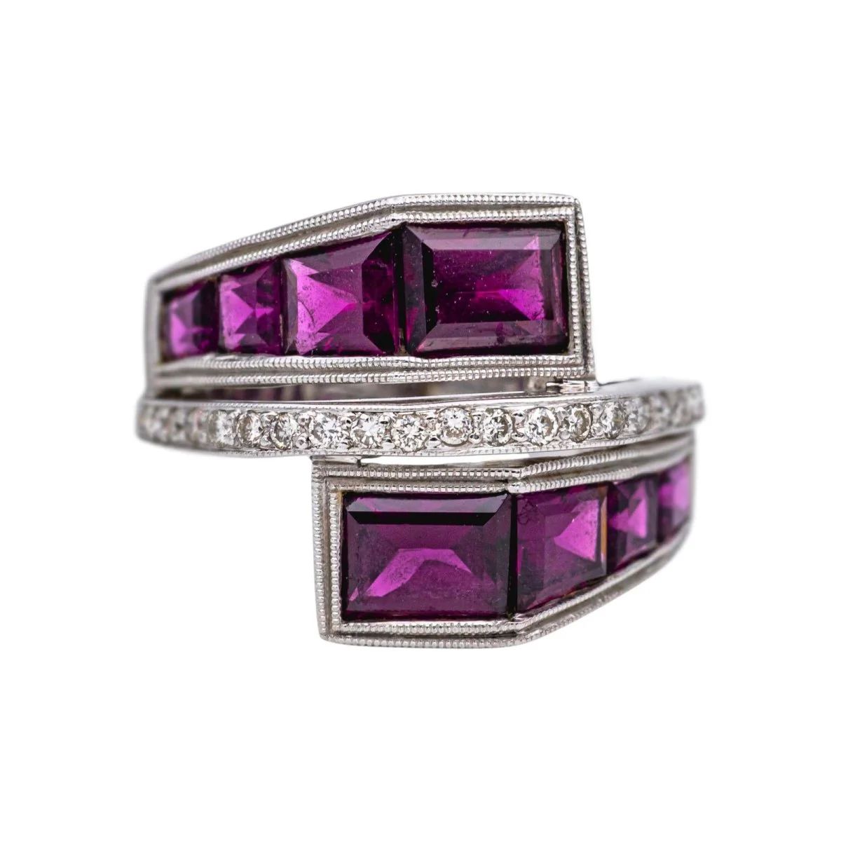 Bague en or blanc, grenats et diamants