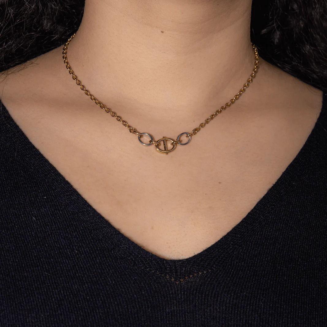 Collier Maille CARTIER "Étrier" en or jaune et or blanc - Image 2
