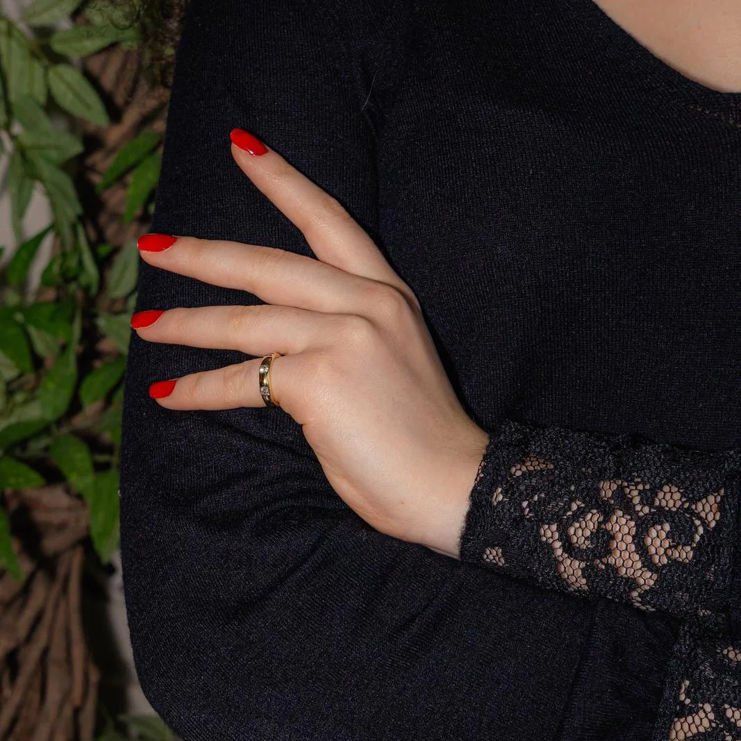 Bague Alliance en or jaune et diamants - Image 2