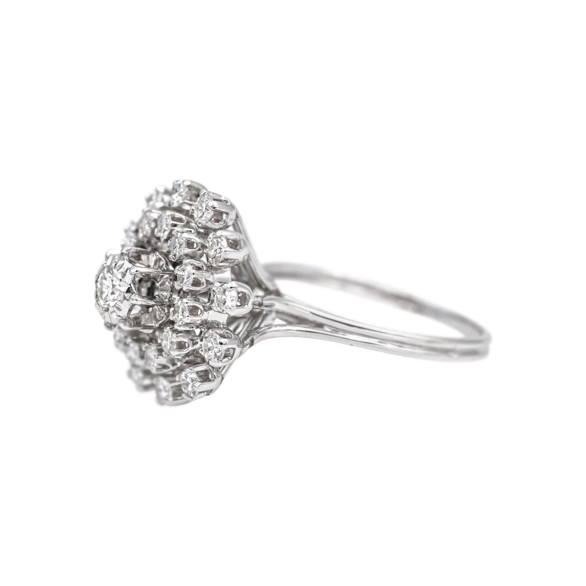 Bague Marguerite en or blanc et diamants - Image 4