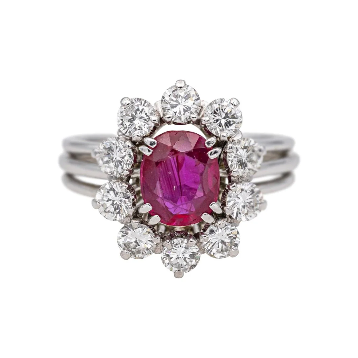 Bague Marguerite en or blanc, platine, rubis et diamants