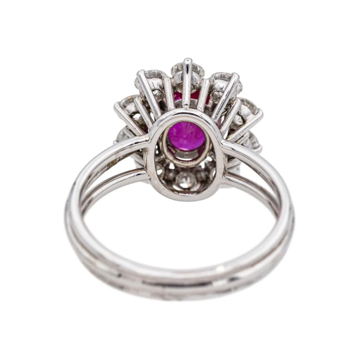 Bague Marguerite en or blanc, platine, rubis et diamants - Image 5