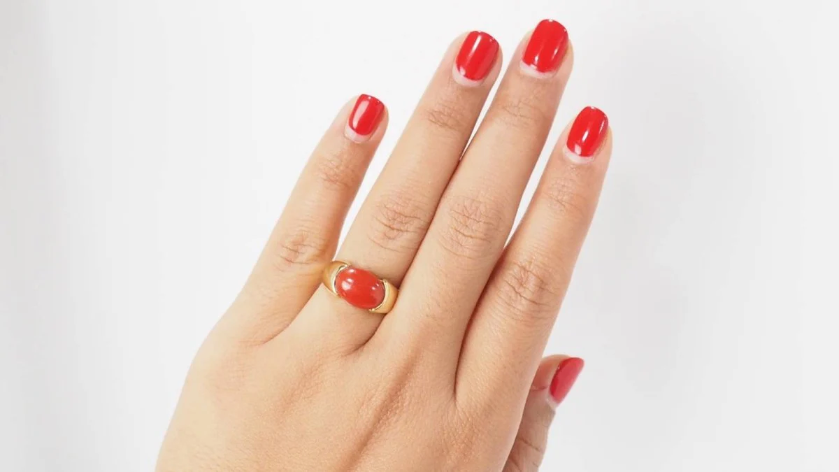 Bague en or jaune et Corail en cabochon - Image 8