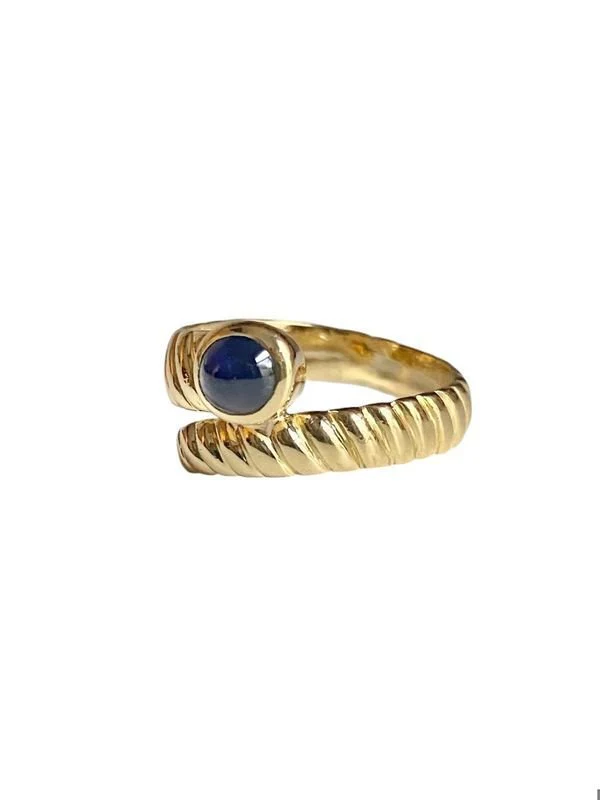 Bague godronnée en or jaune 18 carats sertie d'un saphir - Image 4