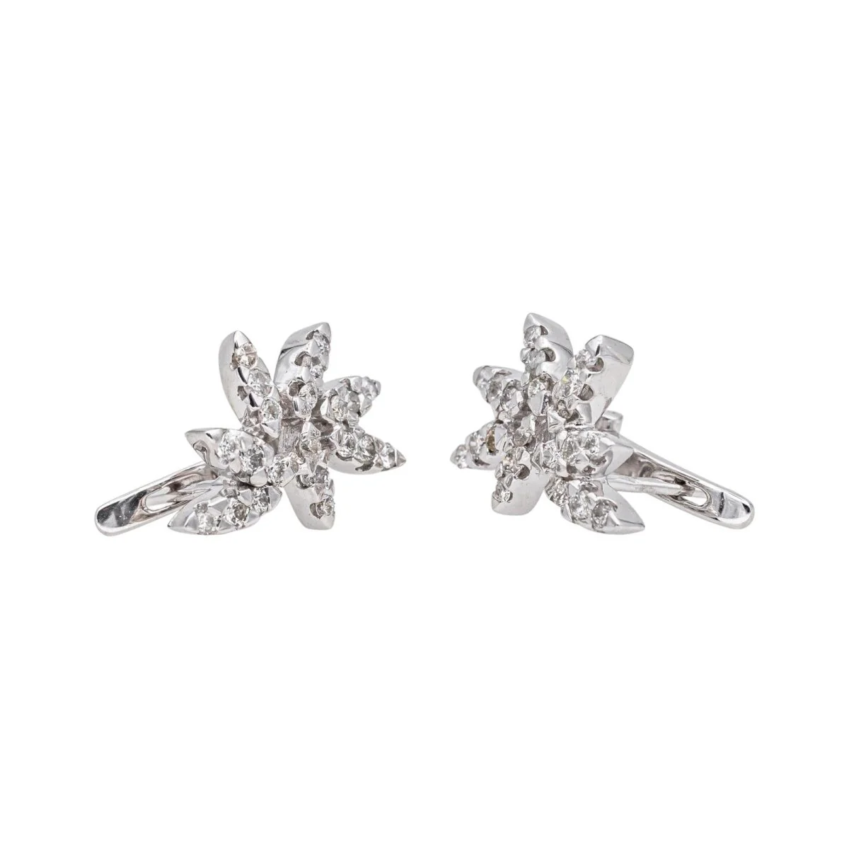 Boucles d'oreilles Clous en or blanc et diamant - Image 3