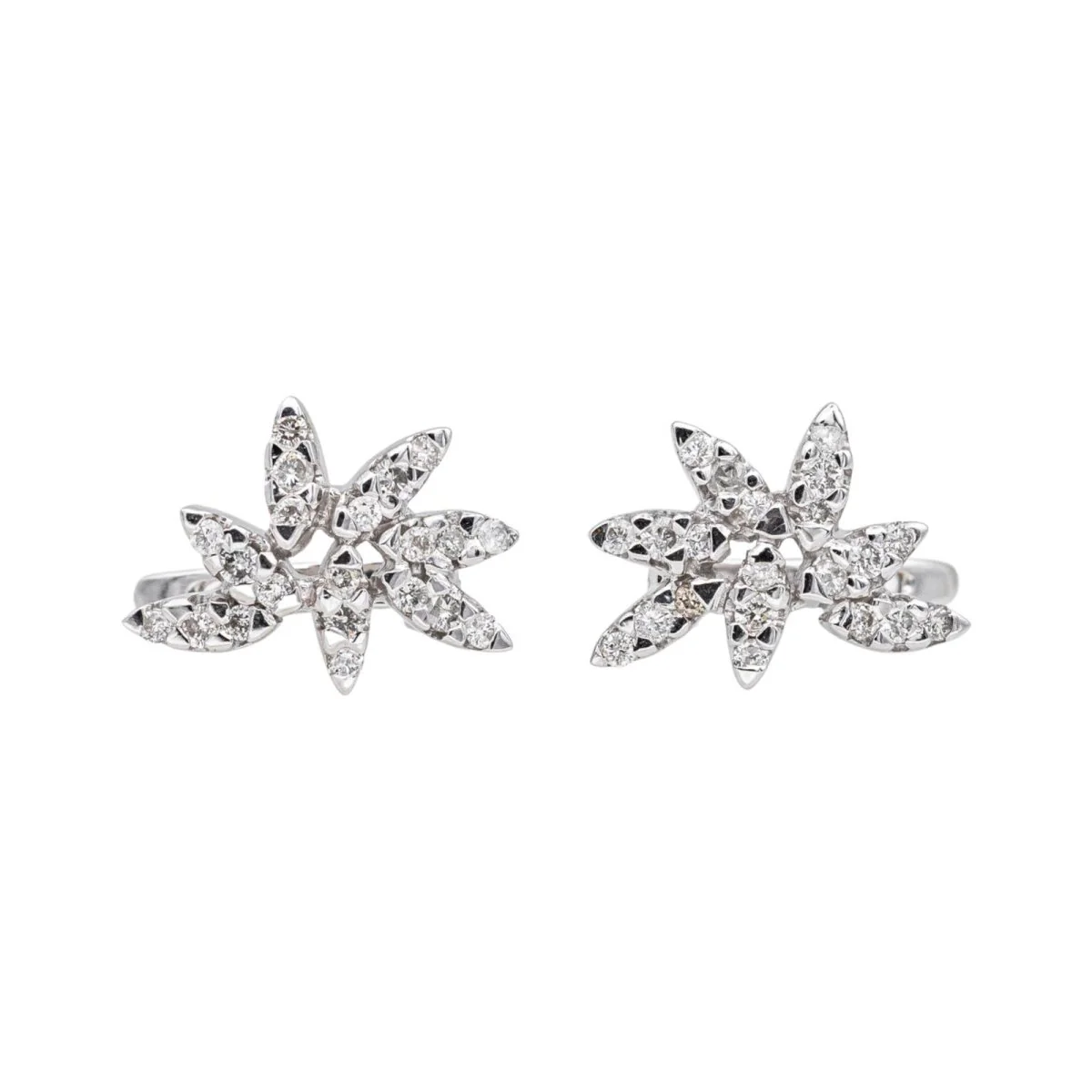 Boucles d'oreilles Clous en or blanc et diamant - Image 4