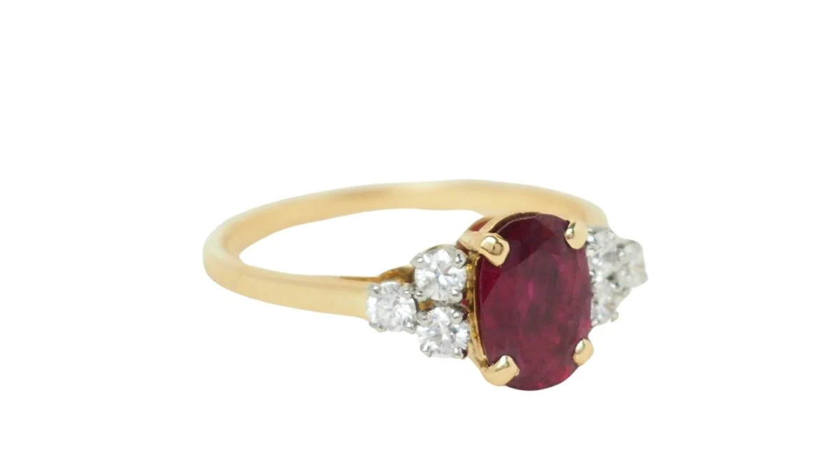 Bague en or jaune rubis et diamants - Image 5