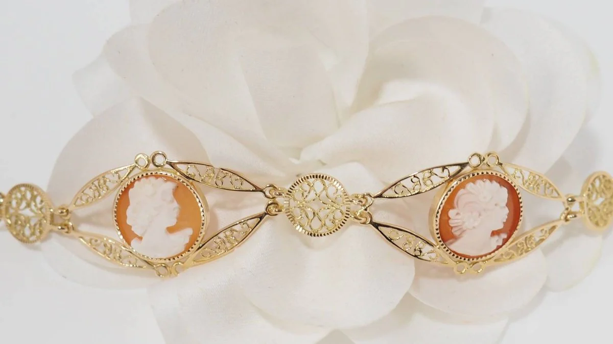 Bracelet filigrané en or jaune et camées - Image 6