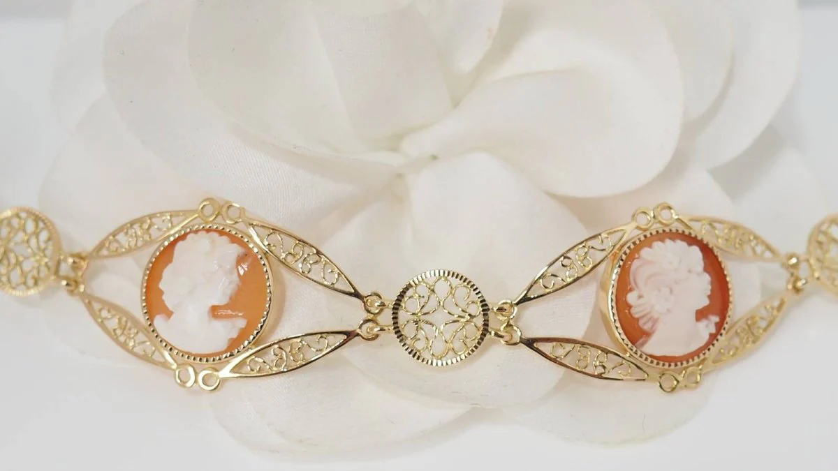 Bracelet filigrané en or jaune et camées - Image 7