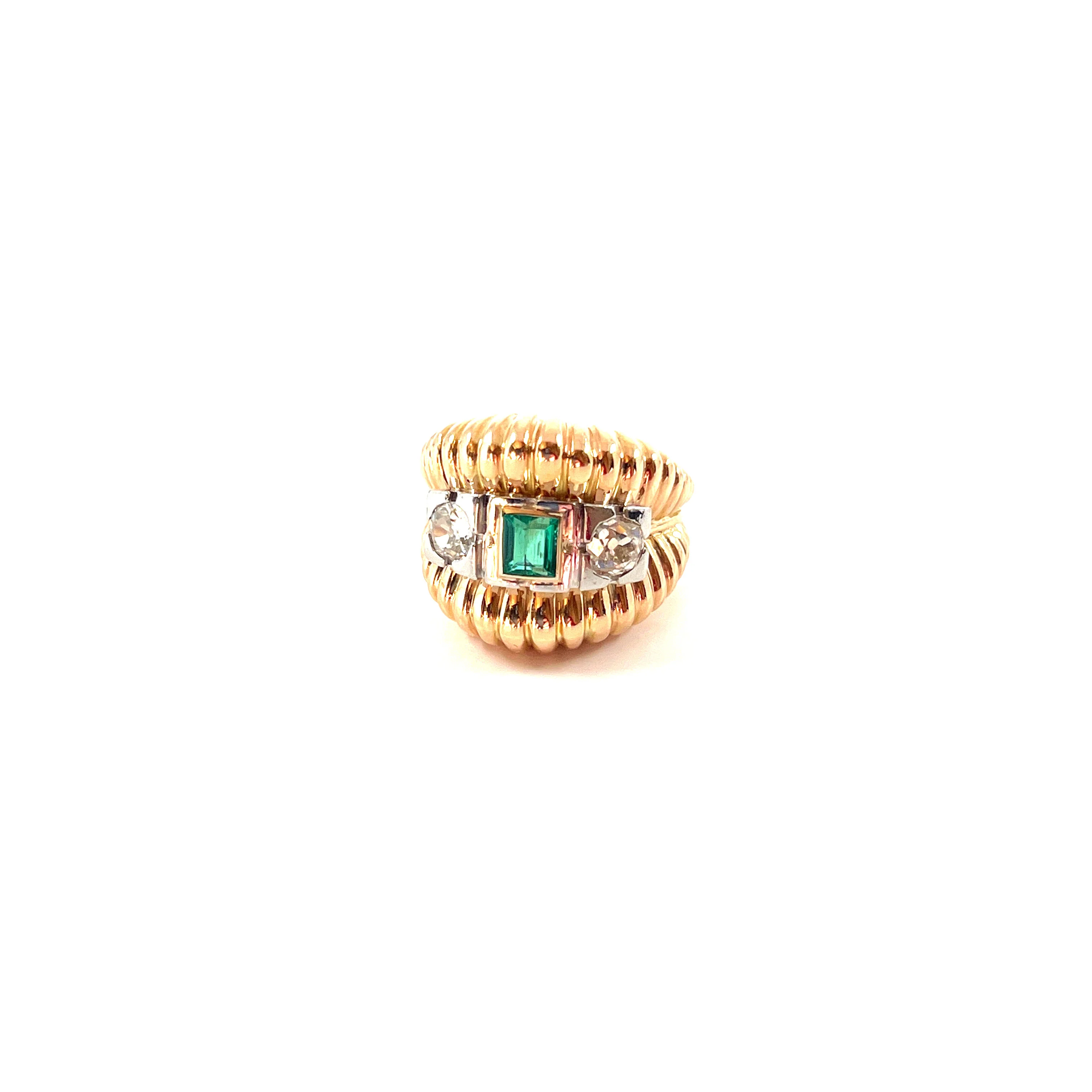 Bague cocktail en or rose , émeraude et diamants sur platine - Image 3