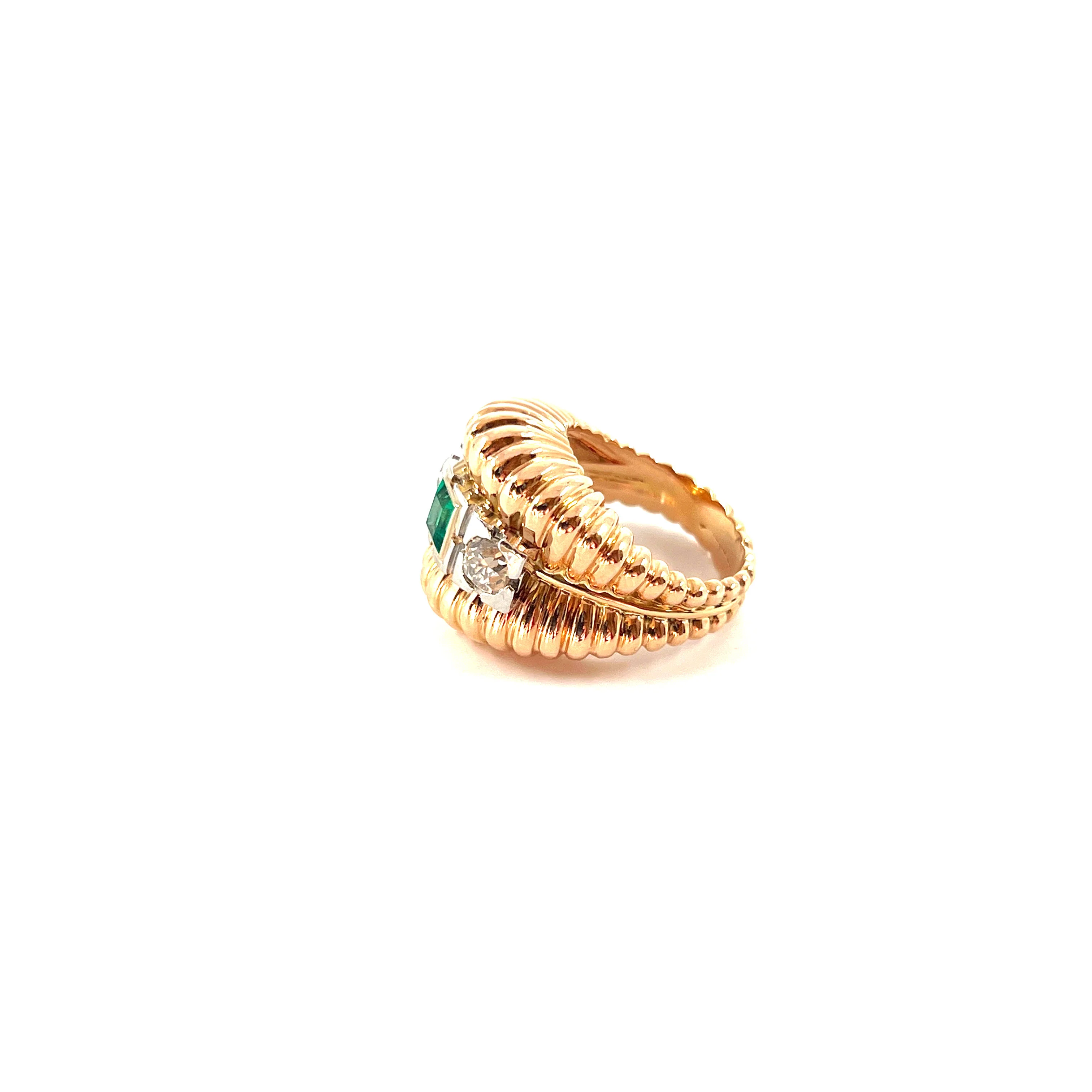 Bague cocktail en or rose , émeraude et diamants sur platine - Image 4
