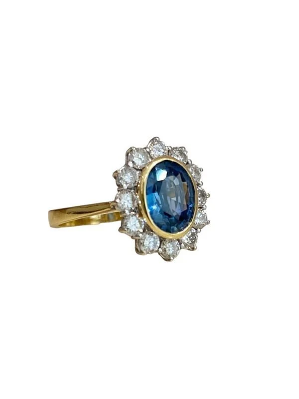 Bague Pompadour, en or 18k, saphir et diamants - Image 2