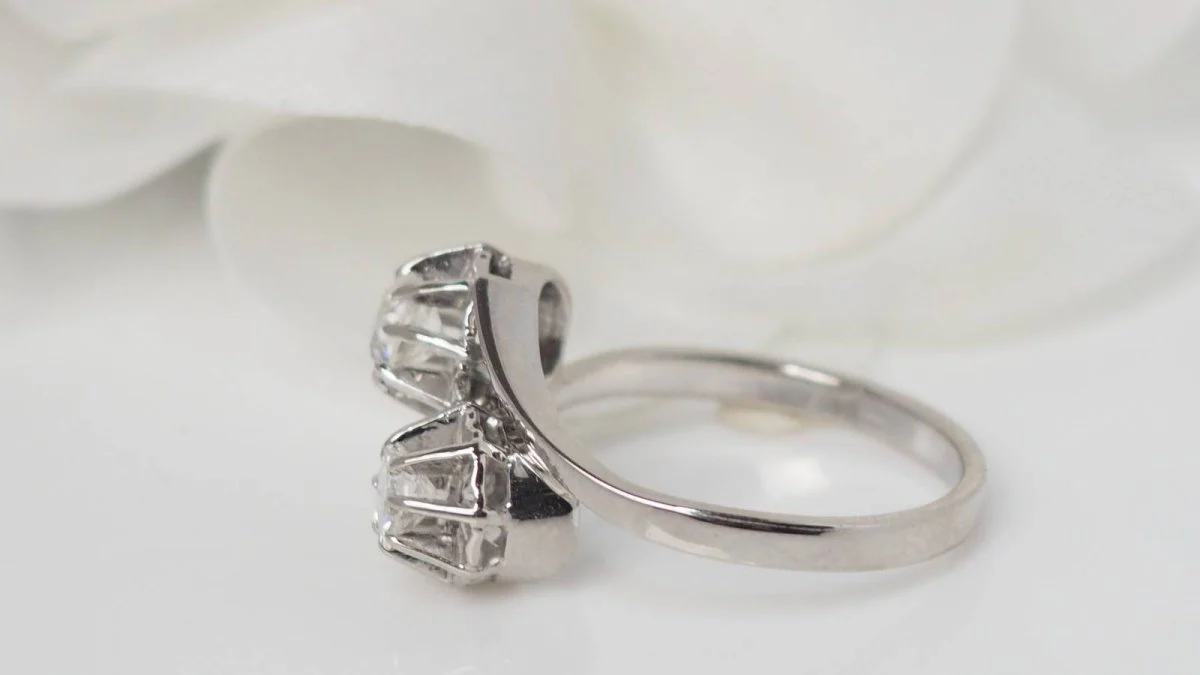 Bague Toi et Moi en or gris et diamants - Image 6