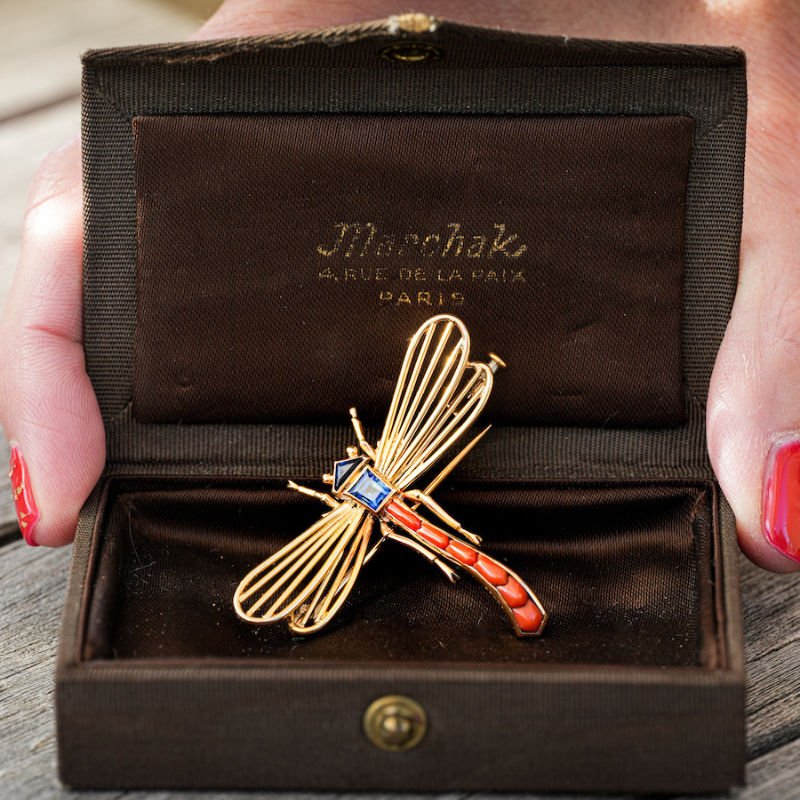 Broche MARCHAK "libellule" en or jaune, coraux et corindons - Image 3