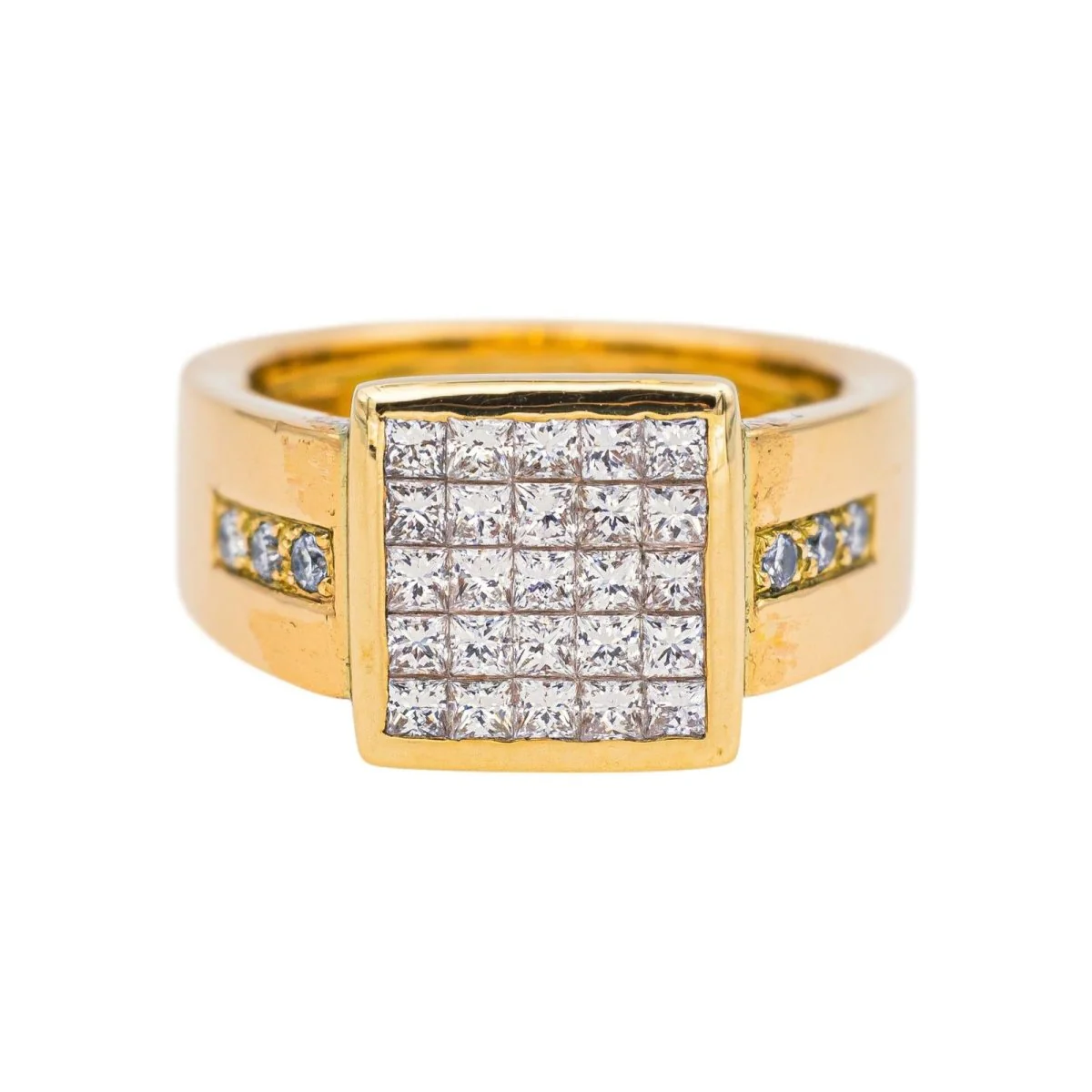 Bague Pavée en or jaune et diamant